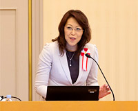 石井 美恵子 氏