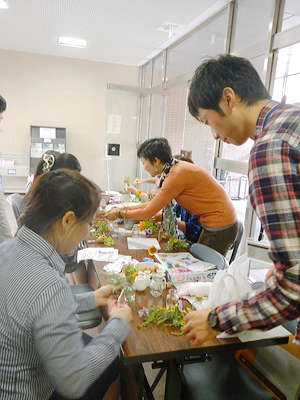 写真「癒の花ガーデン フラワーイベント」講義の様子2