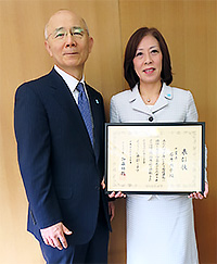 石井邦子氏の優良看護職員厚生労働大臣表彰受賞