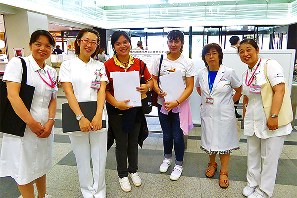 タイのコンケン大学（Khon Kaen University）から、看護学部生2名が短期留学に来ました。 写真