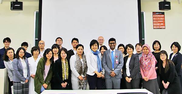 看護とメディカル・ツーリズムについての国際セミナーを千葉大病院と看護学研究科において実施しました。 写真