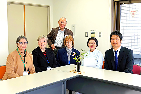 千葉ウィスコンシン友好使節団としてマディソン地域工科大学教員2名が千葉大学看護学部を訪問しました 写真